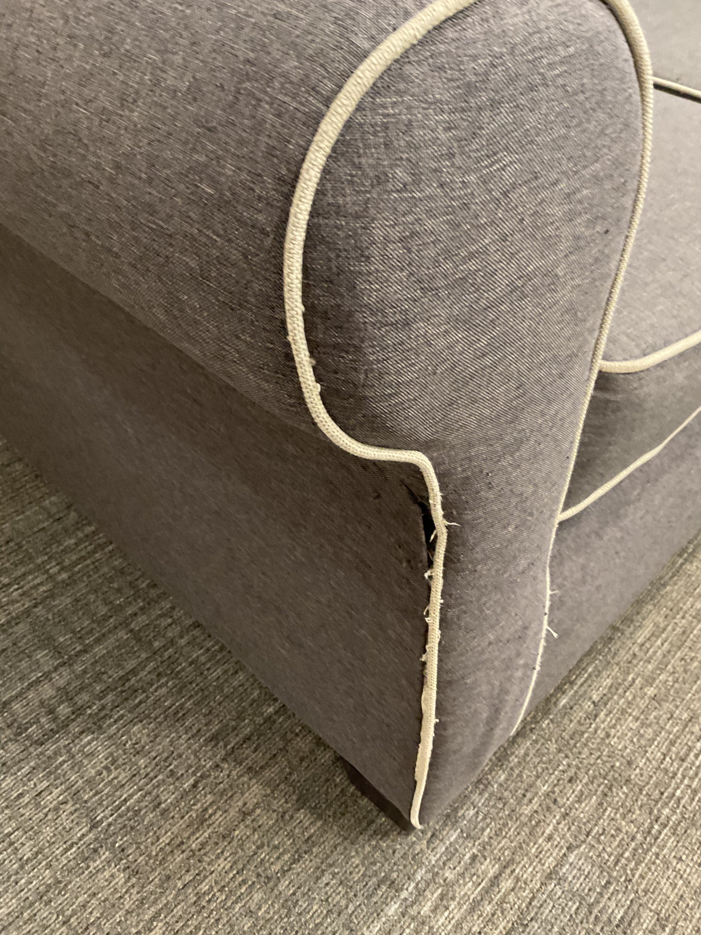 Nadia Loveseat