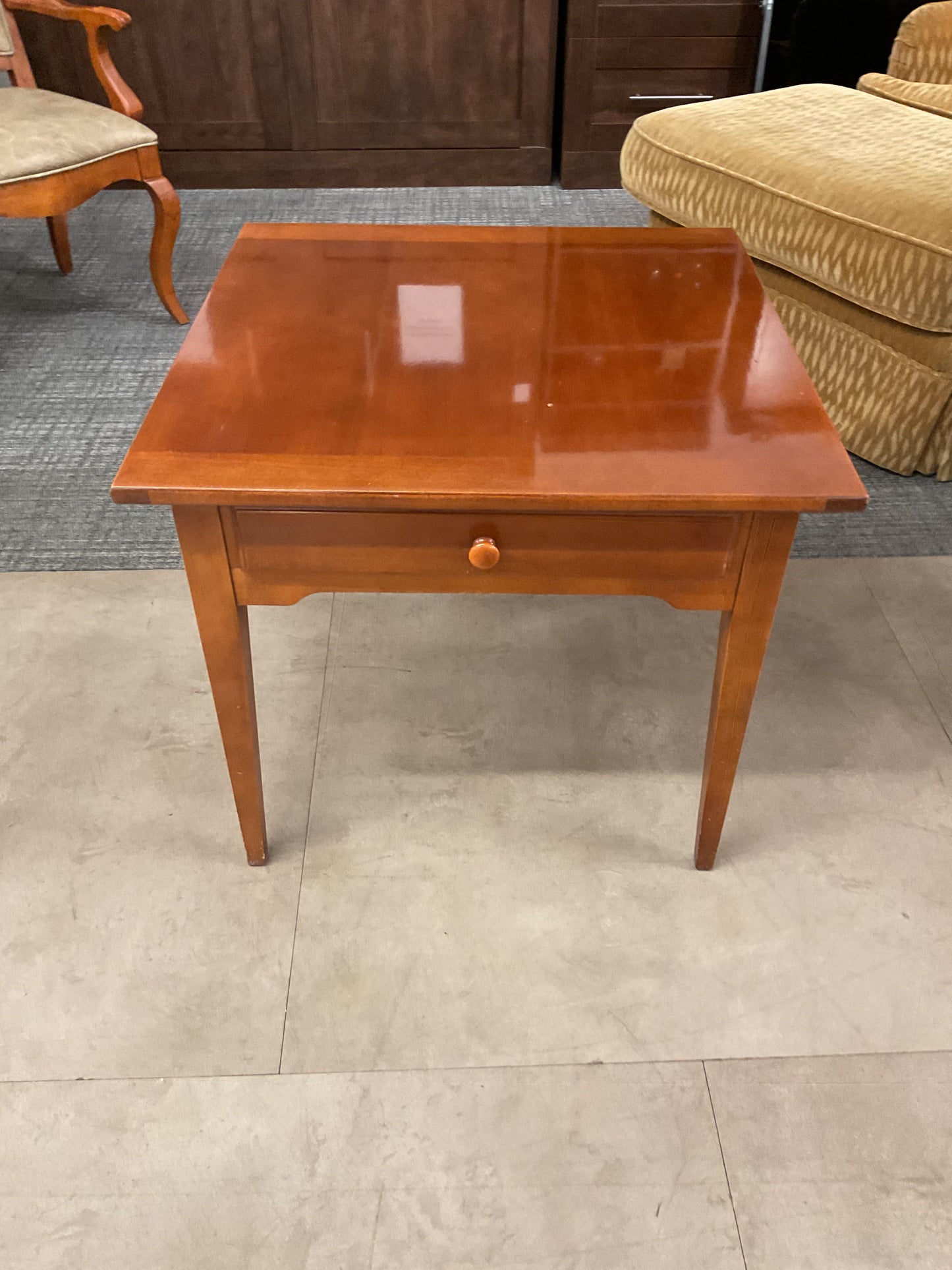 Big Body Side Table