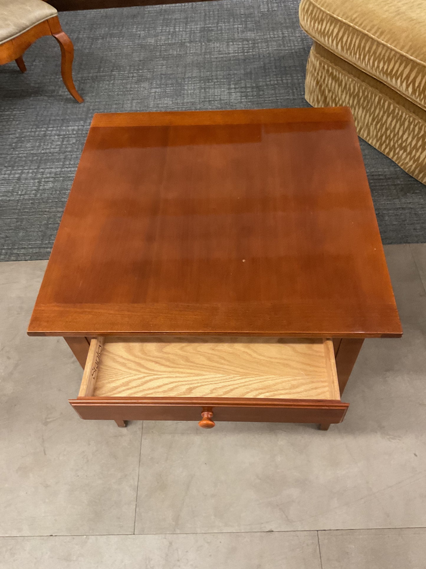 Big Body Side Table