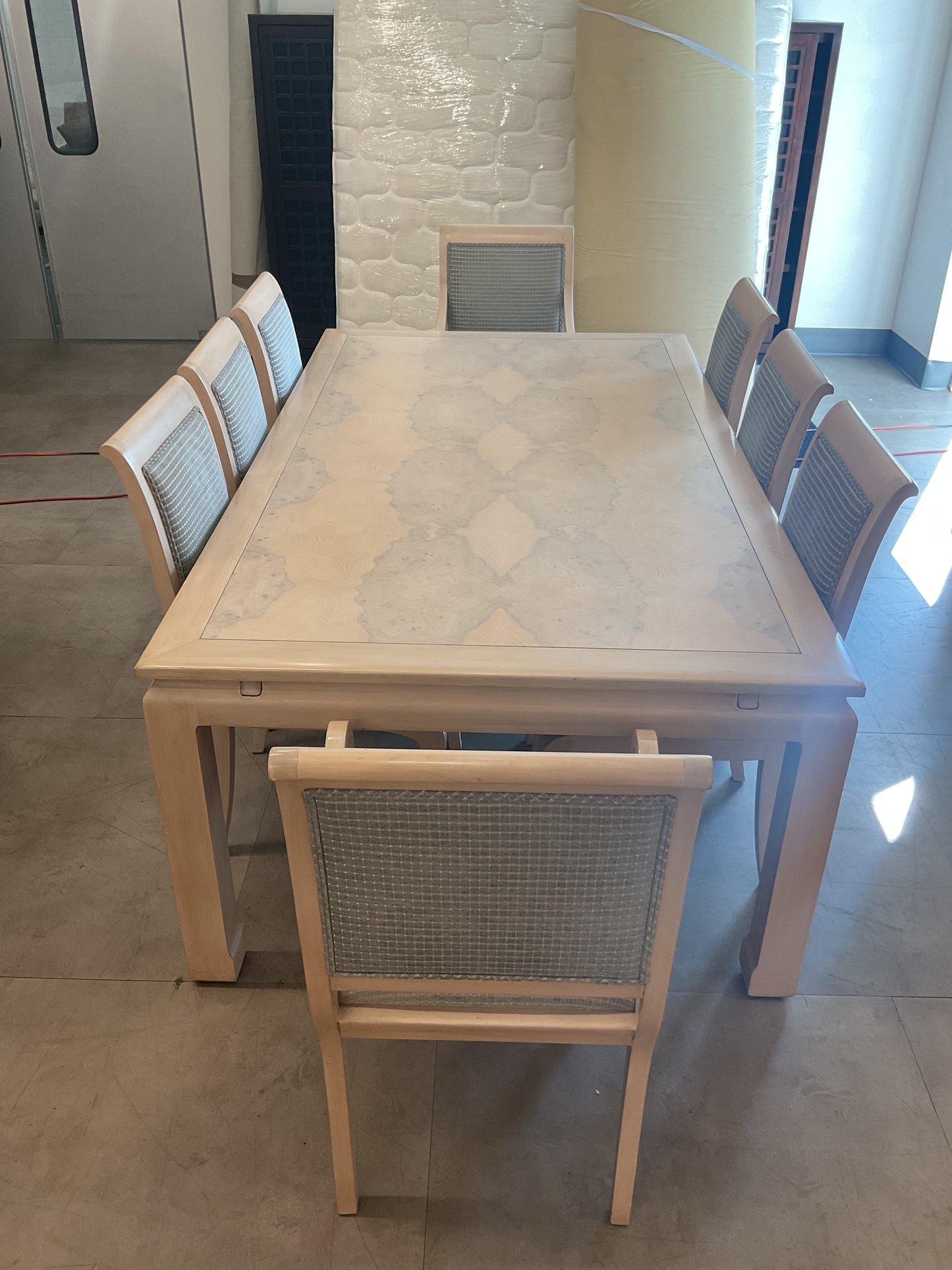 Beautiful & Beachy Dining Table Vibes