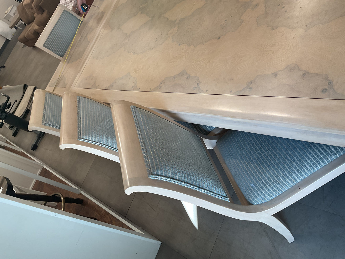 Beautiful & Beachy Dining Table Vibes