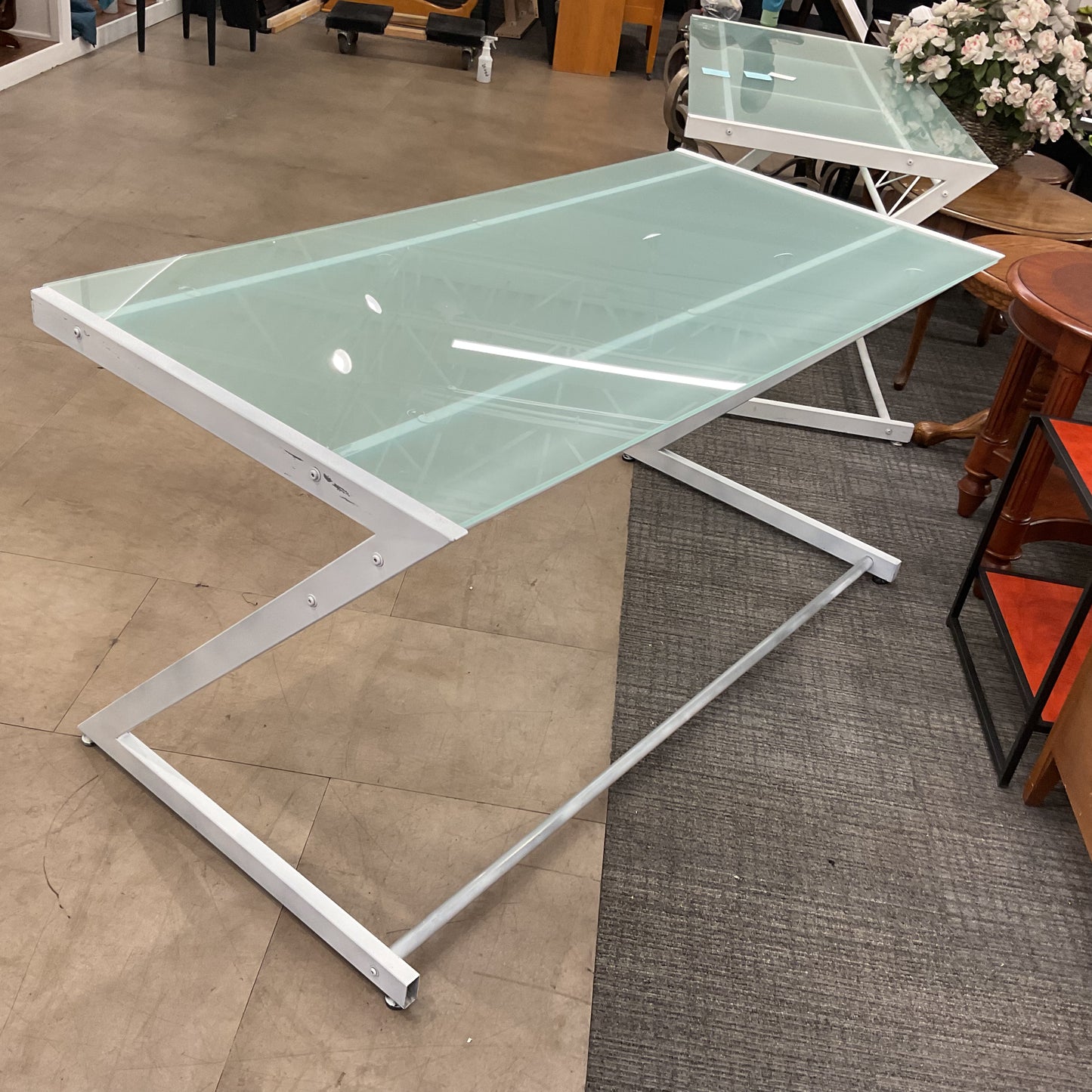 Z Frost Desk