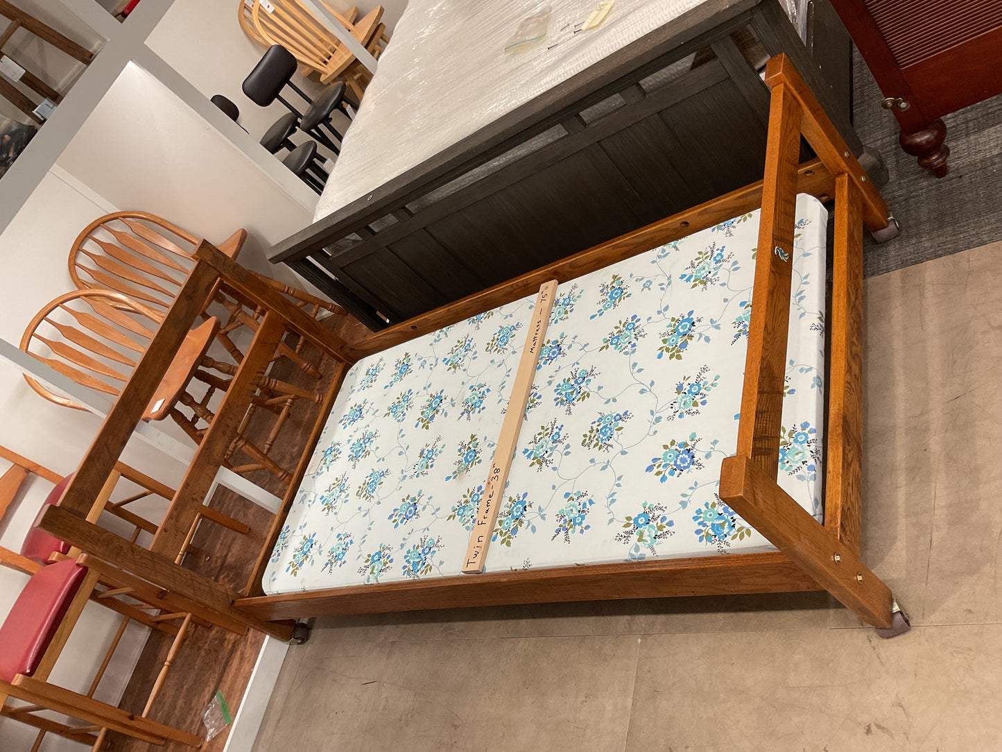 Roll Bounce Twin Bed (G23)
