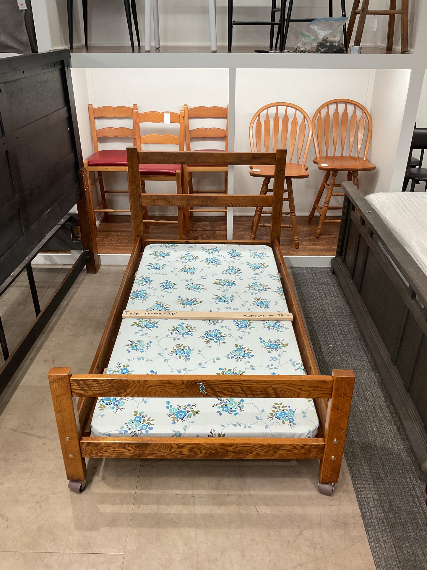 Roll Bounce Twin Bed (G23)