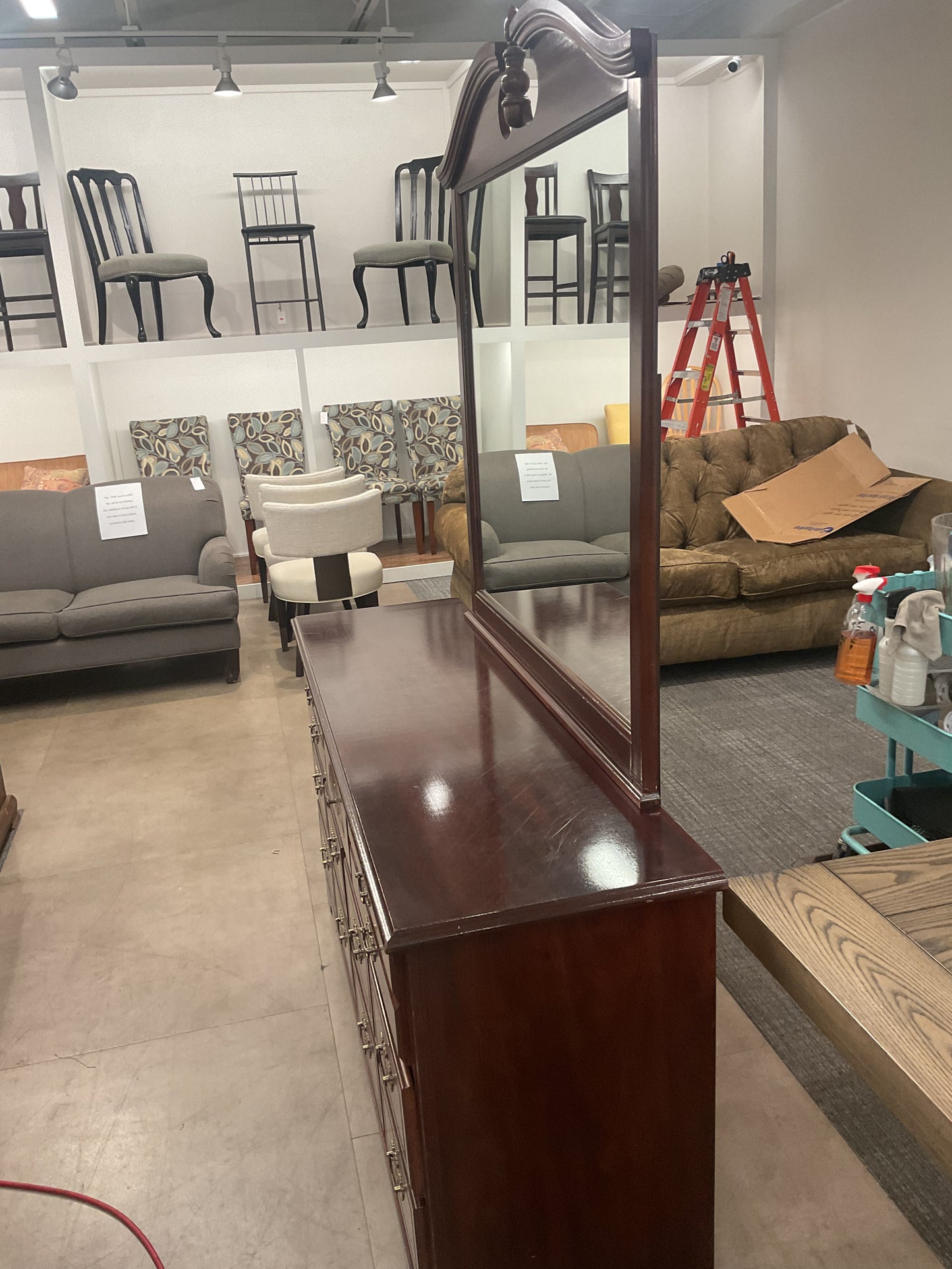 Riche Dresser With Mirror