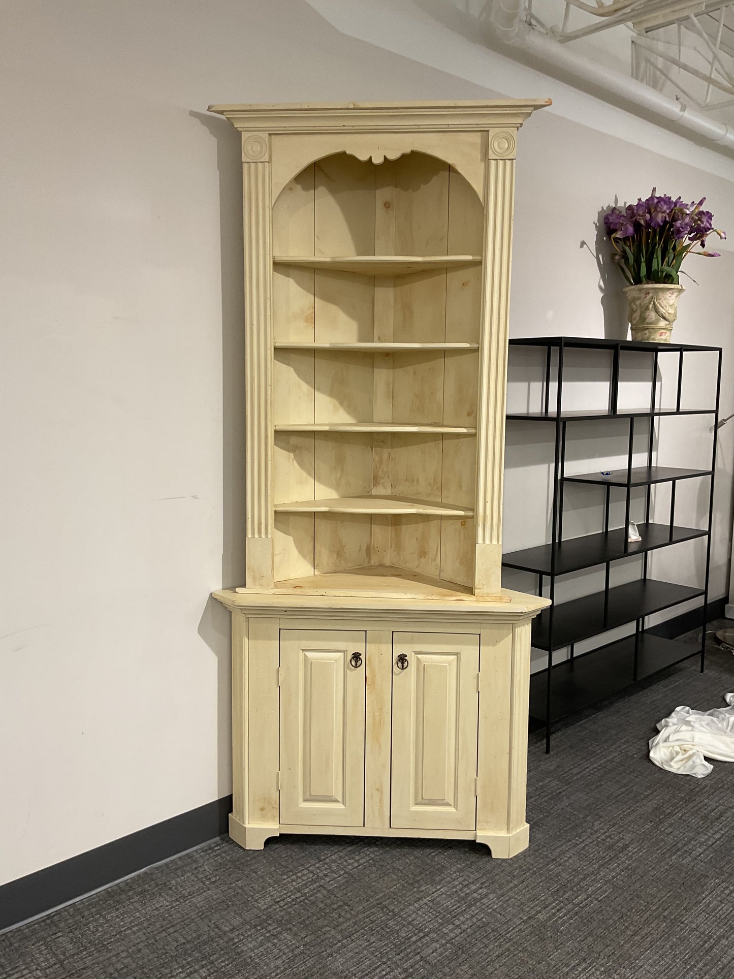 2-Piece Corner Column