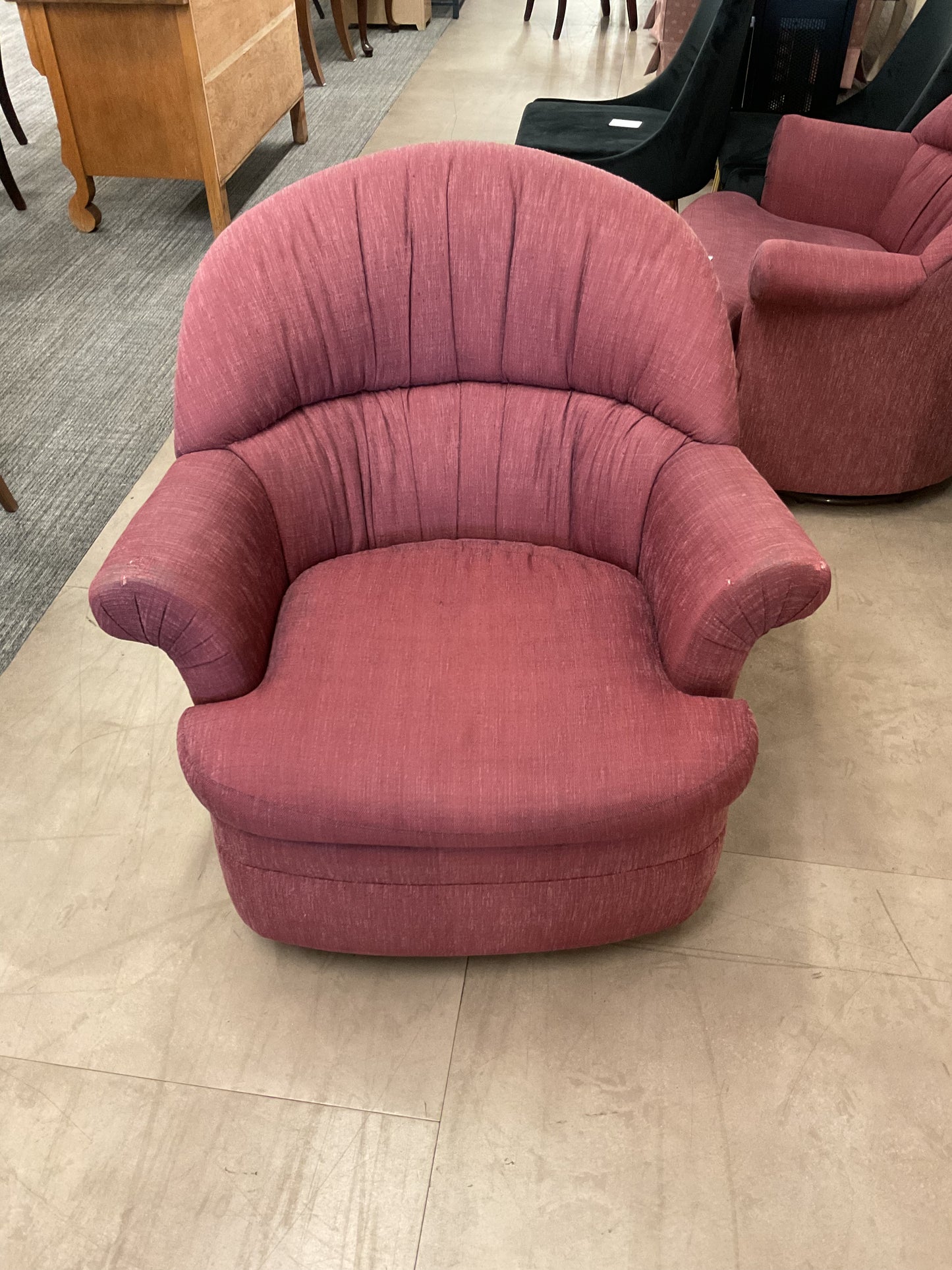 Barney Swivel Chair