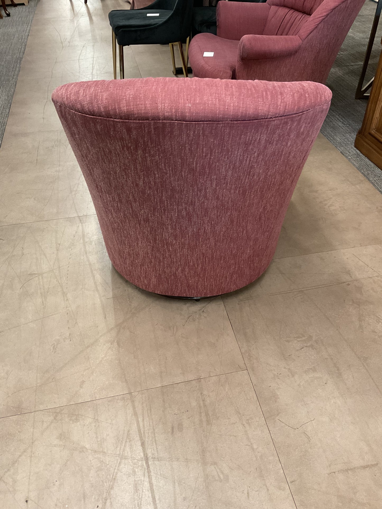 Barney Swivel Chair
