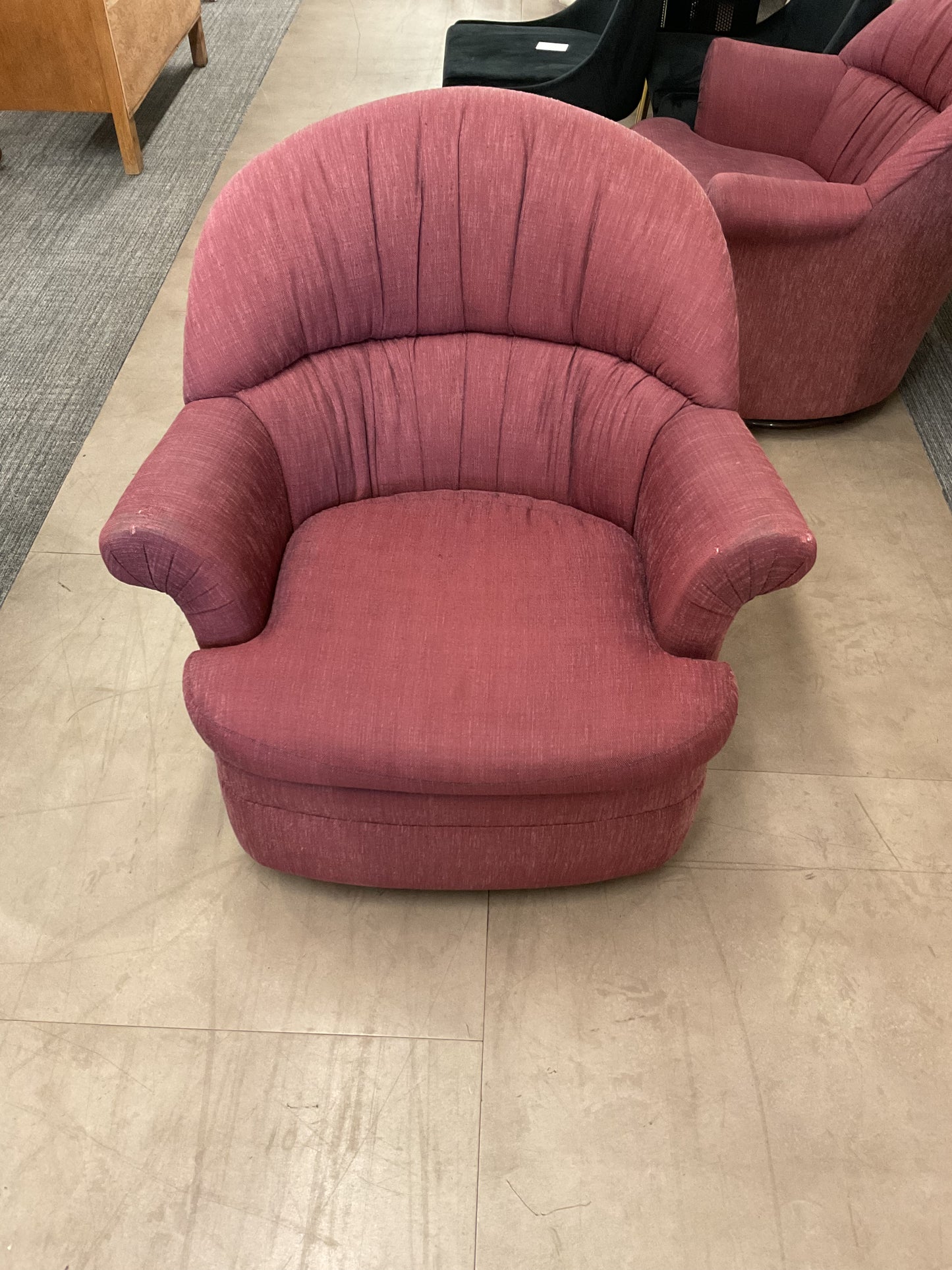 Barney Swivel Chair
