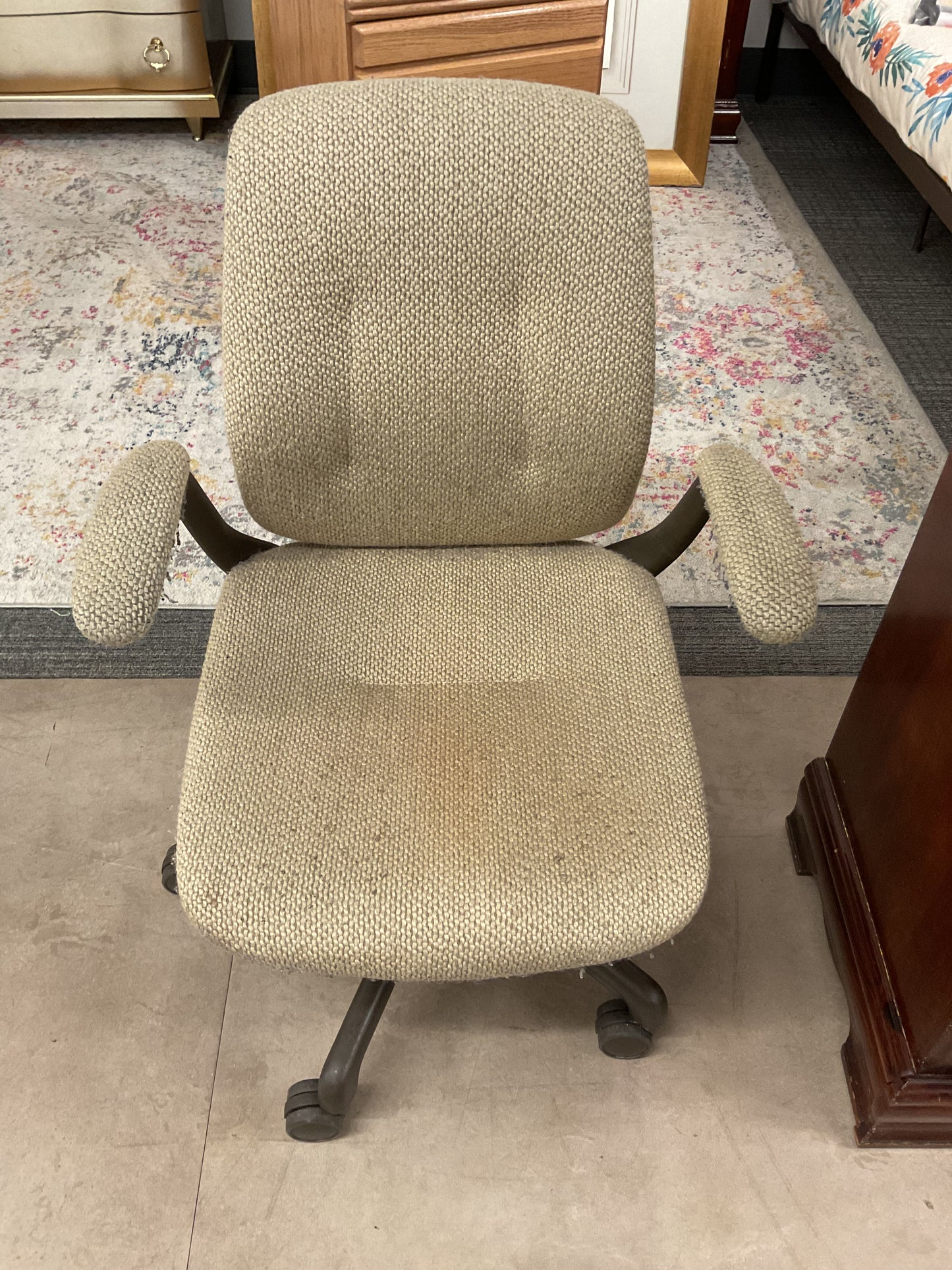 *WH*Old Seater Office Chair