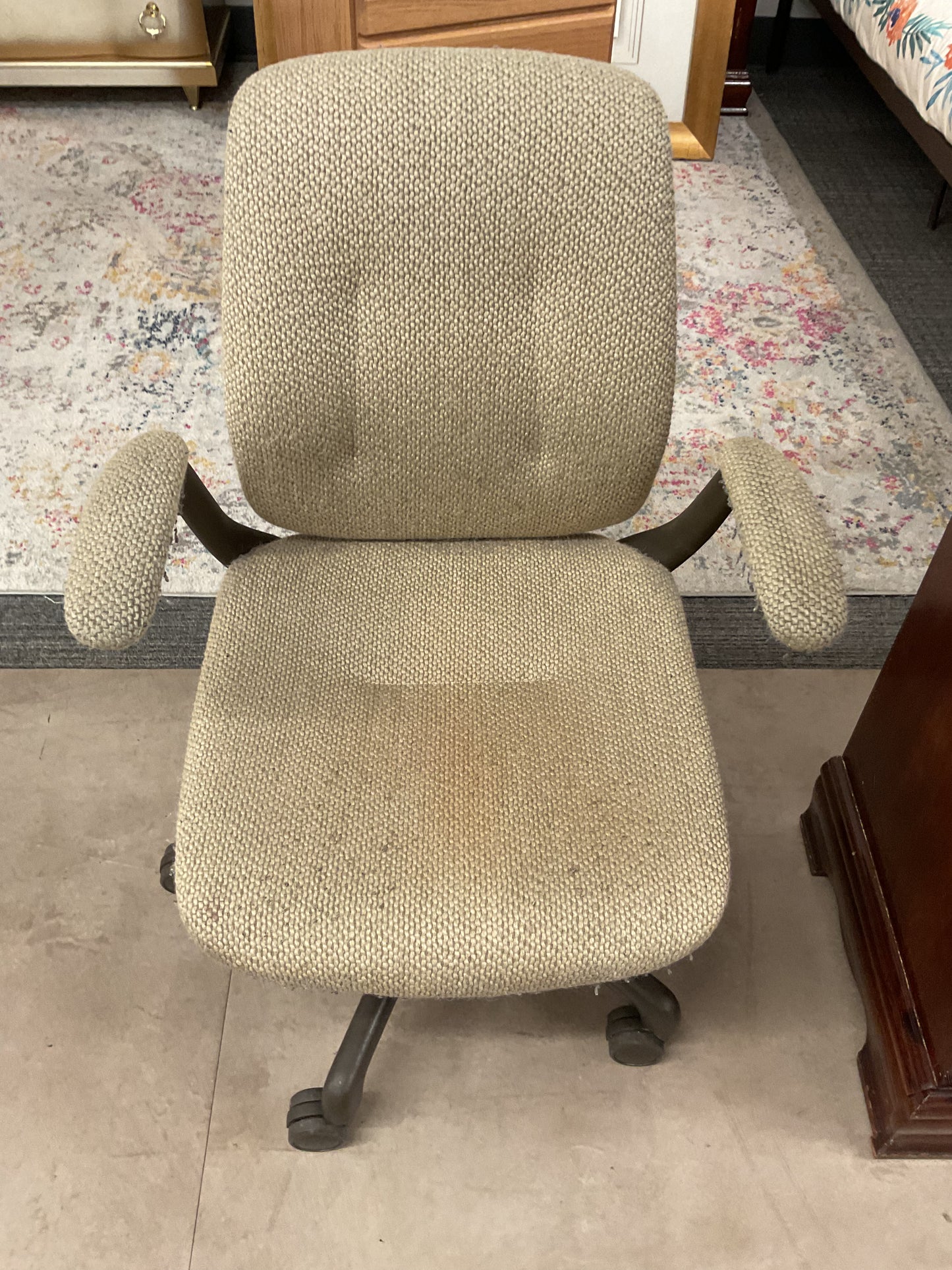 *WH*Old Seater Office Chair