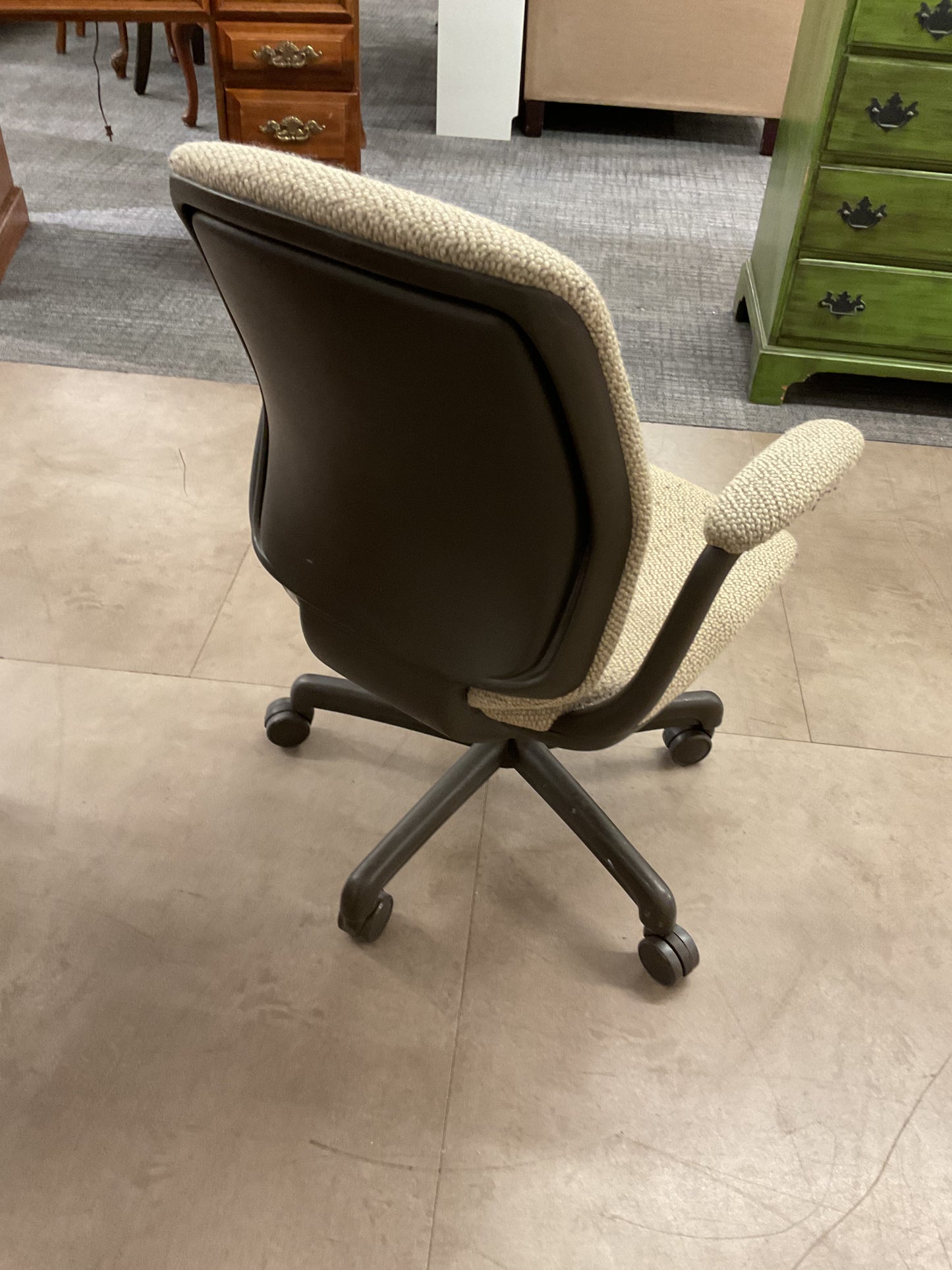 *WH*Old Seater Office Chair