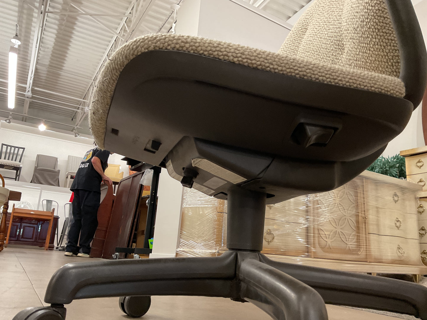 *WH*Old Seater Office Chair