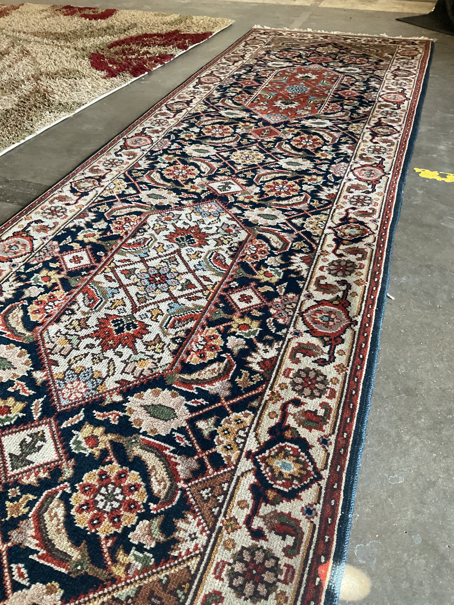 Traditional Pattern Runner Rug (F67)