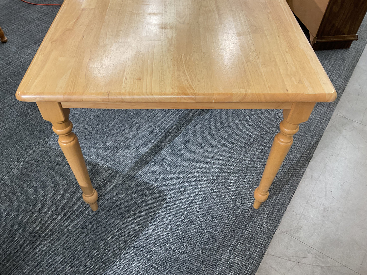 Goldie Hahn Table *Wh*