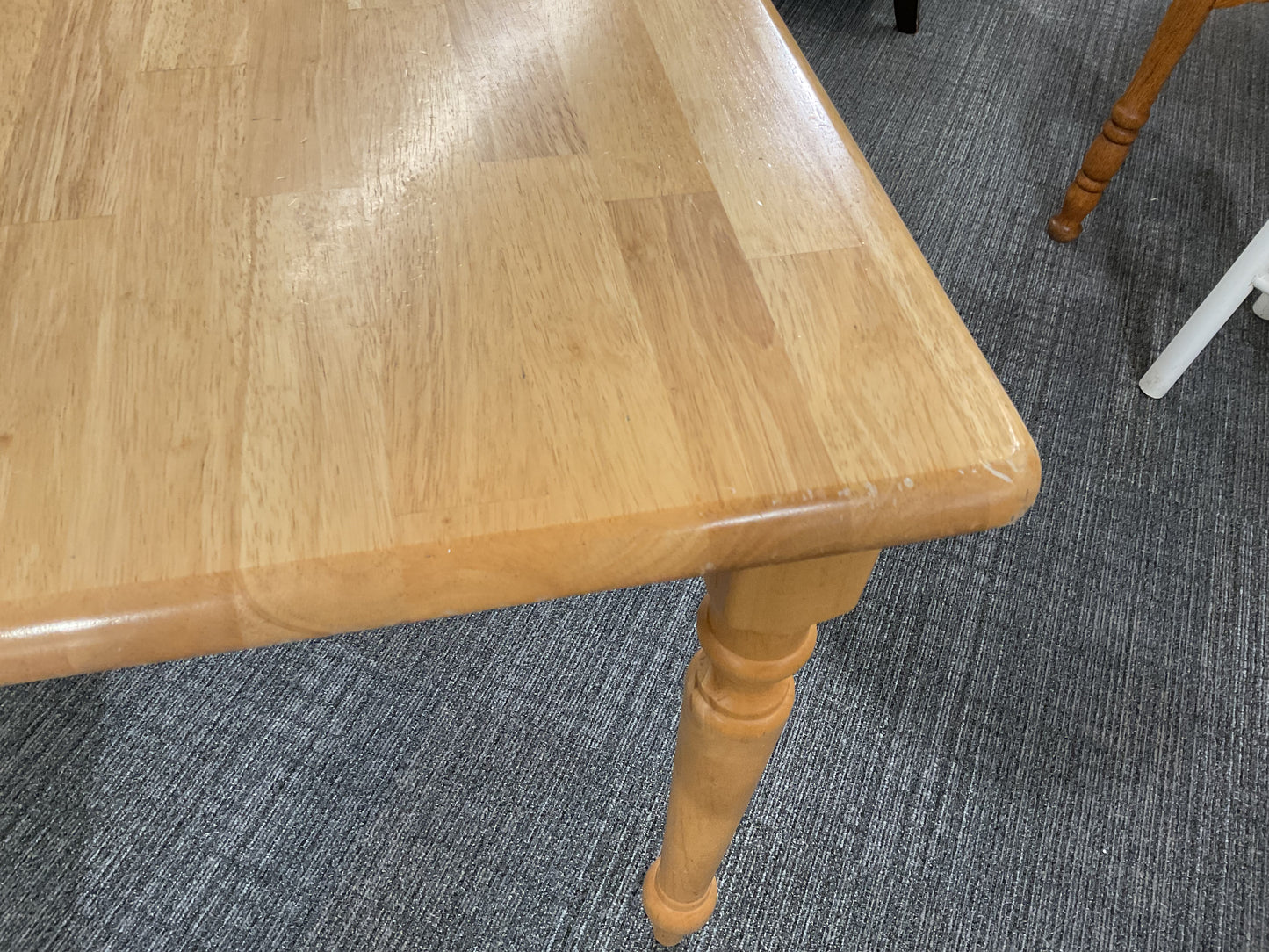 Goldie Hahn Table *Wh*