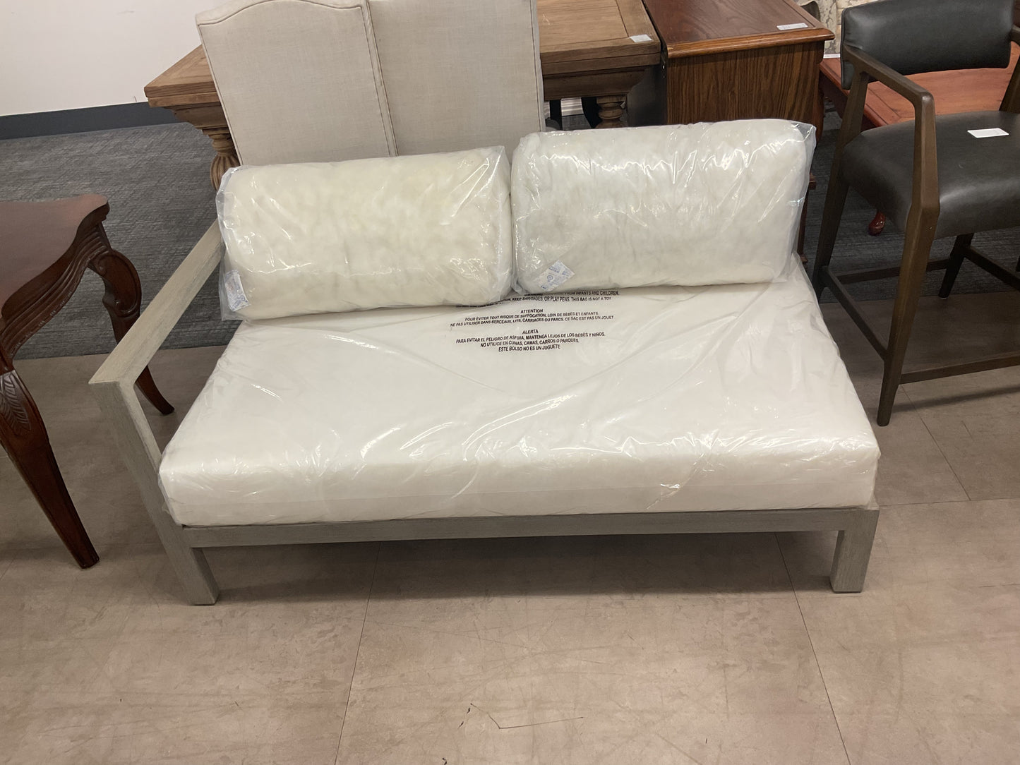 Right Sofa 4 You