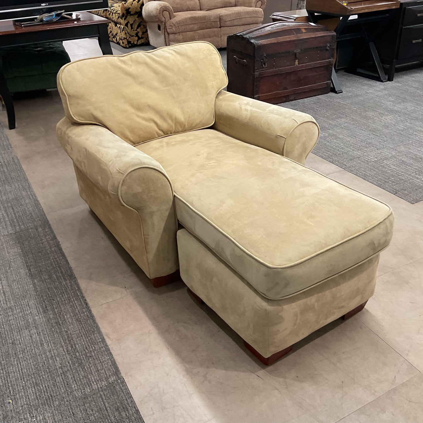 Tongue Out Chair