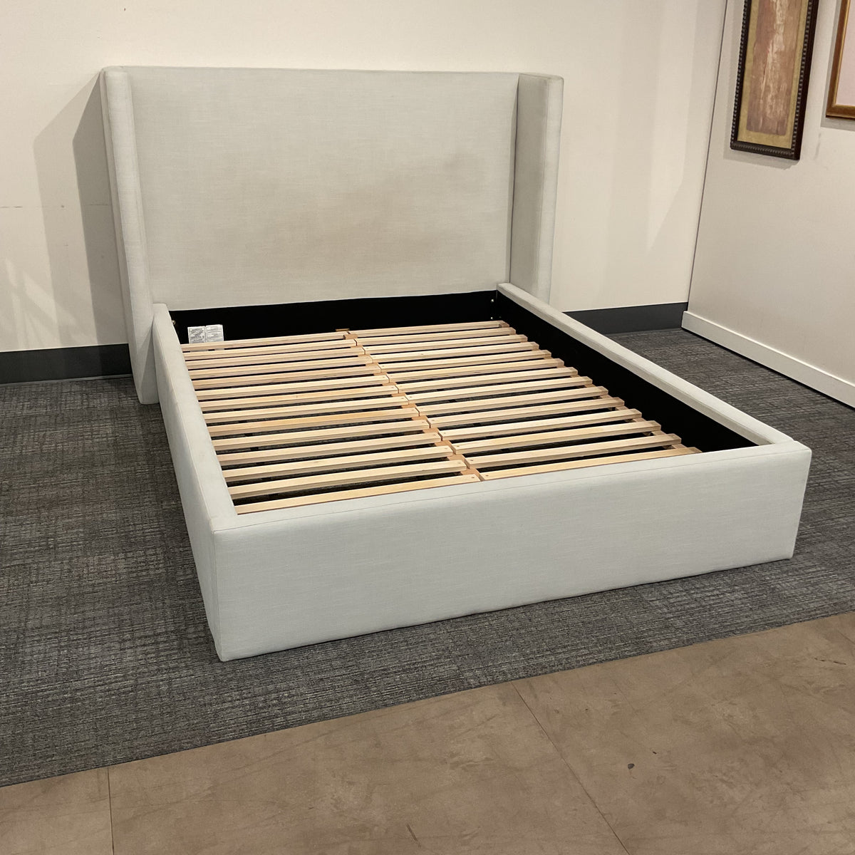 Wing Back Queen Frame (B118)