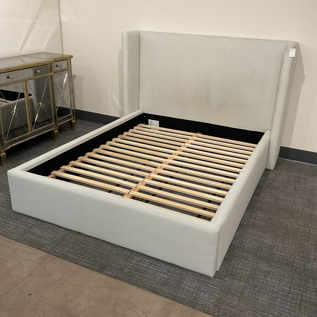 Wing Back Queen Frame (B118)
