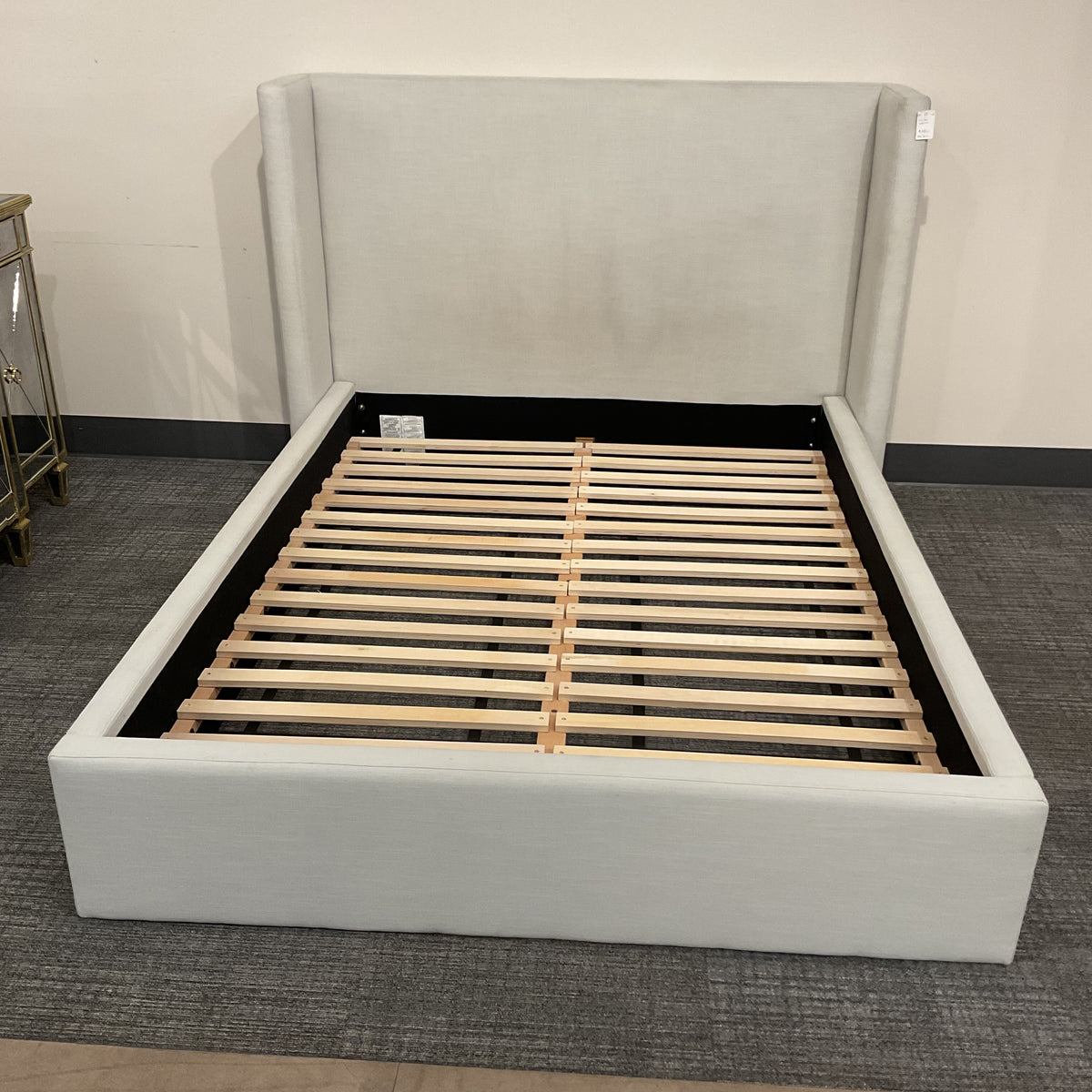 Wing Back Queen Frame (B118)