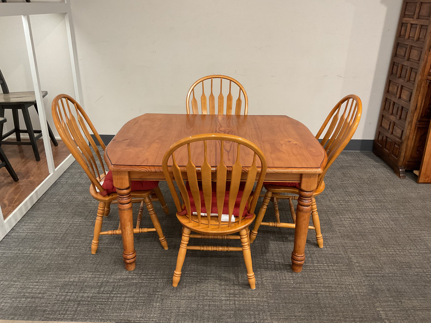 Tradish Dining Set