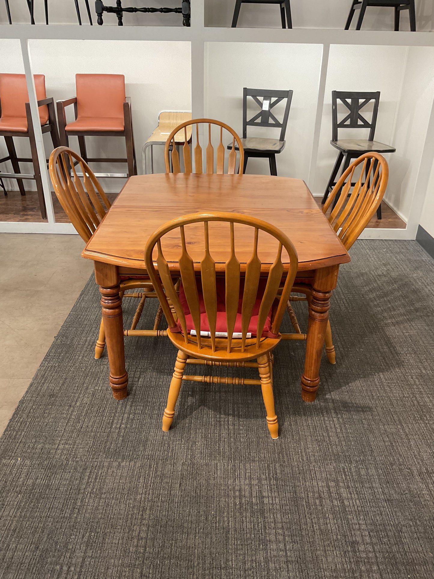 Tradish Dining Set