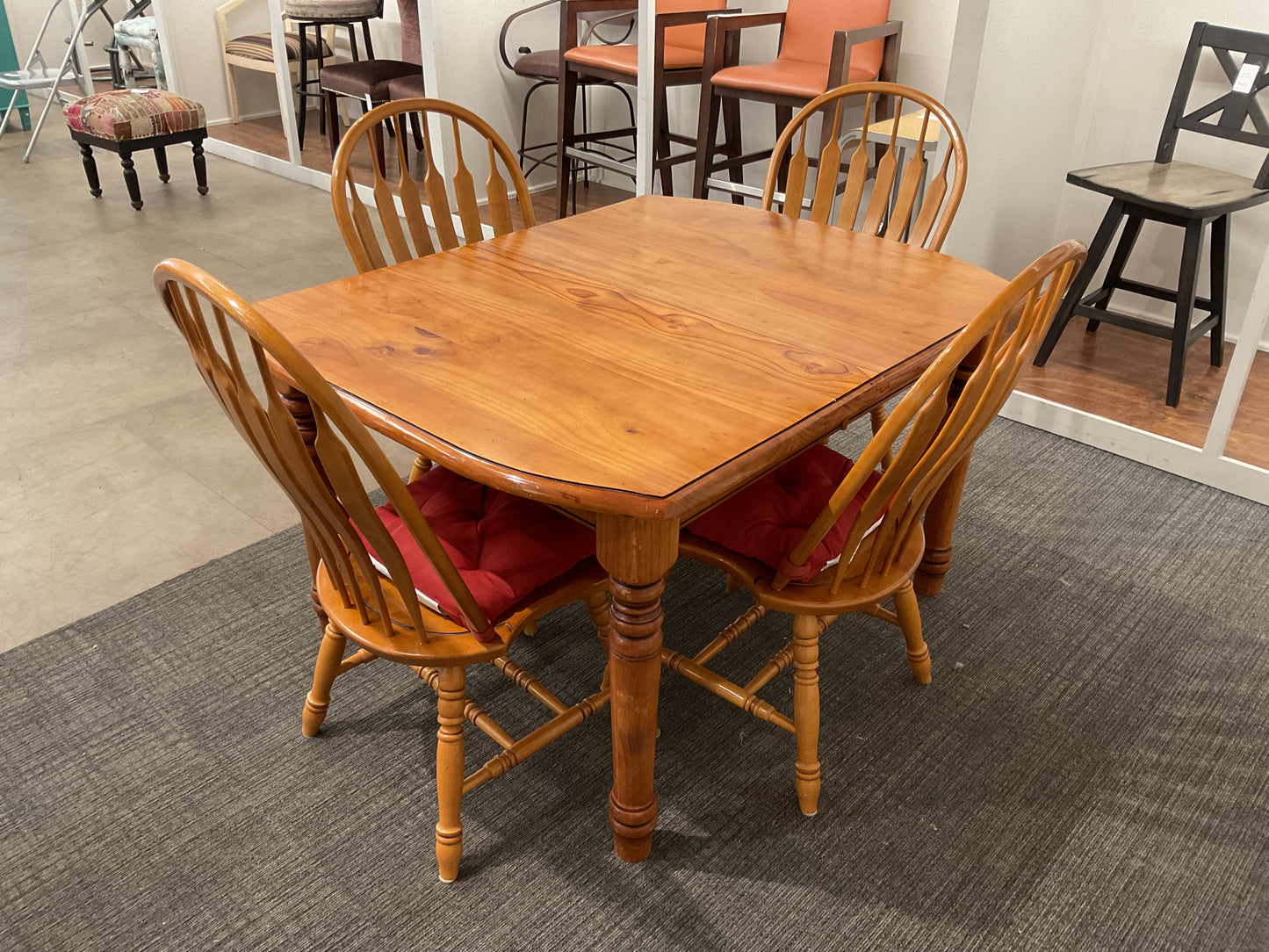 Tradish Dining Set