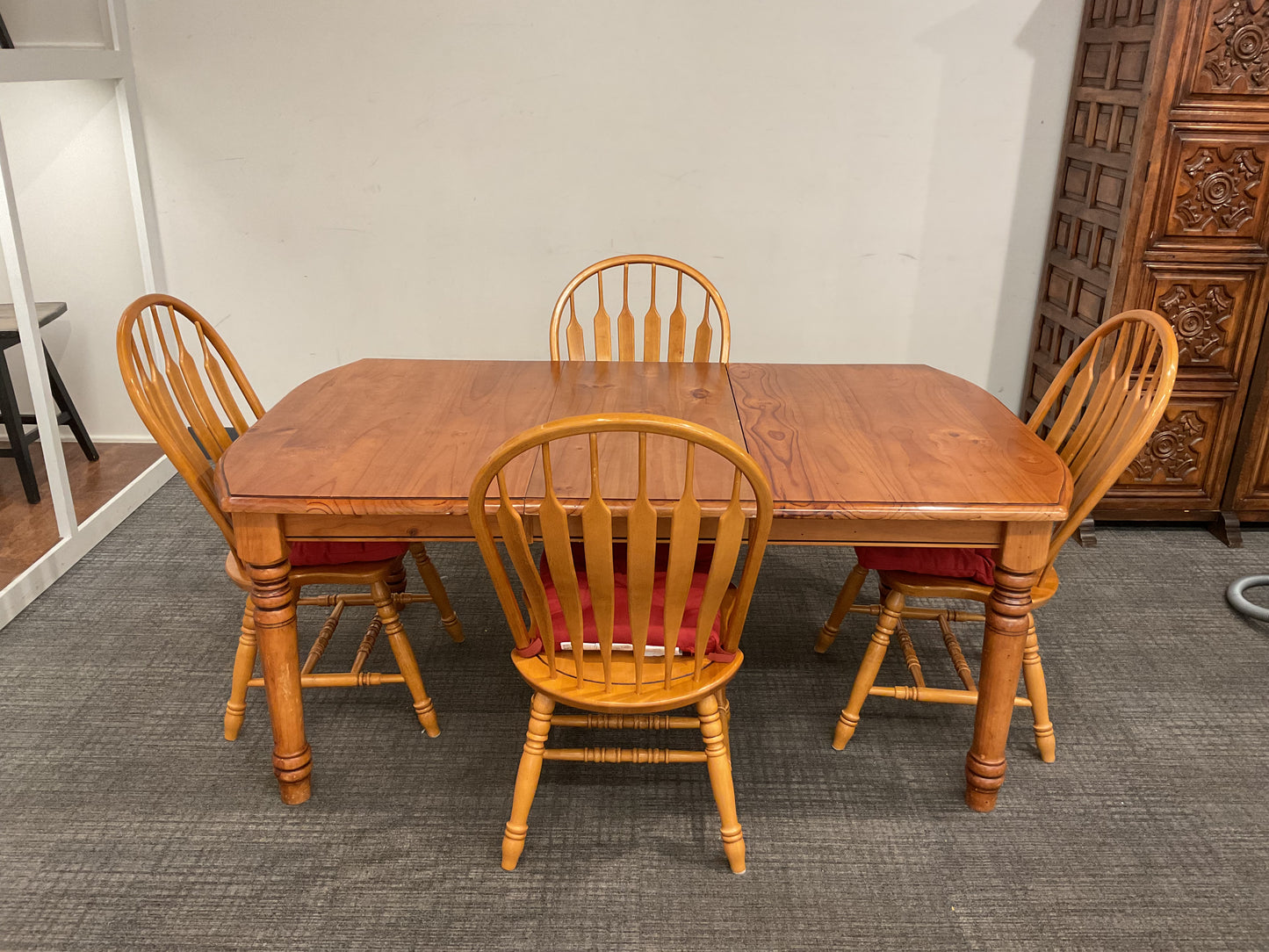 Tradish Dining Set