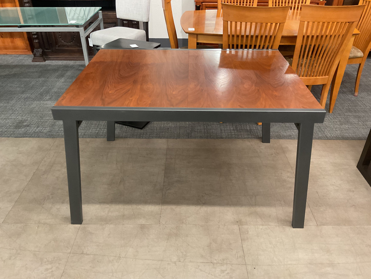 Elm Street Table