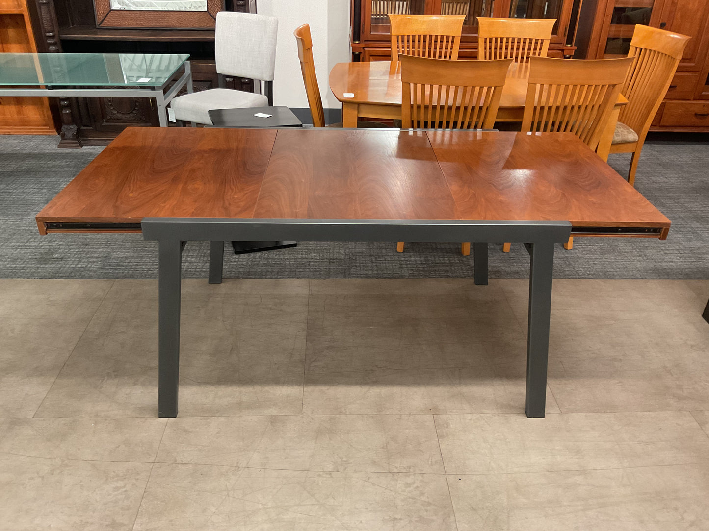 Elm Street Table
