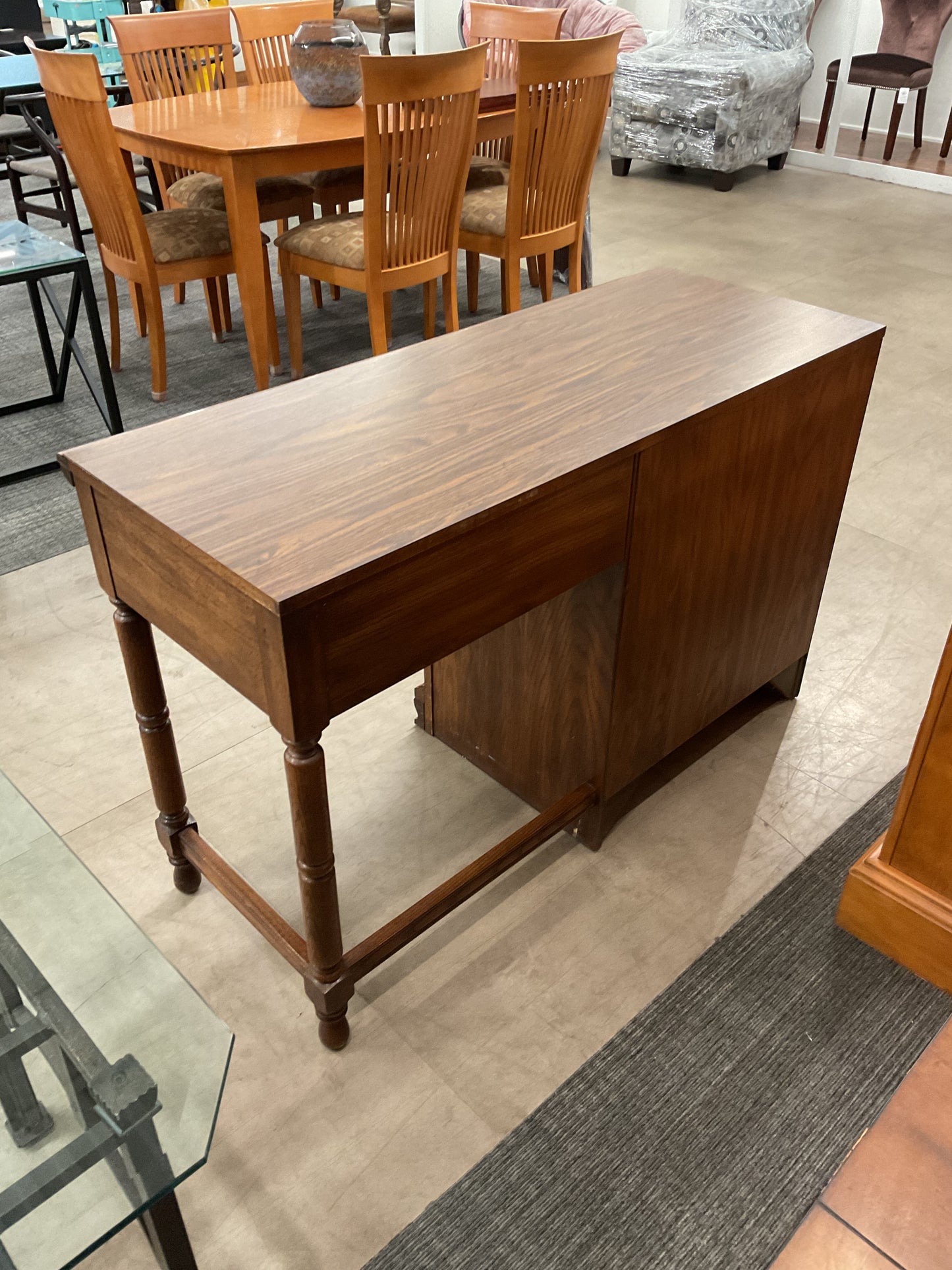 Fallin Desk
