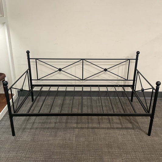 The Feast Daybed (B127)