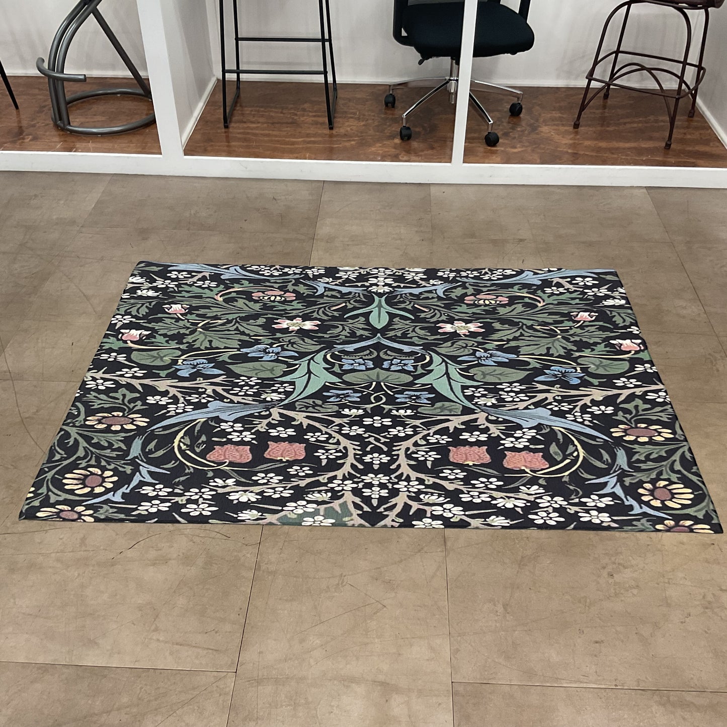 Blackthorn Feast Rug (R124)