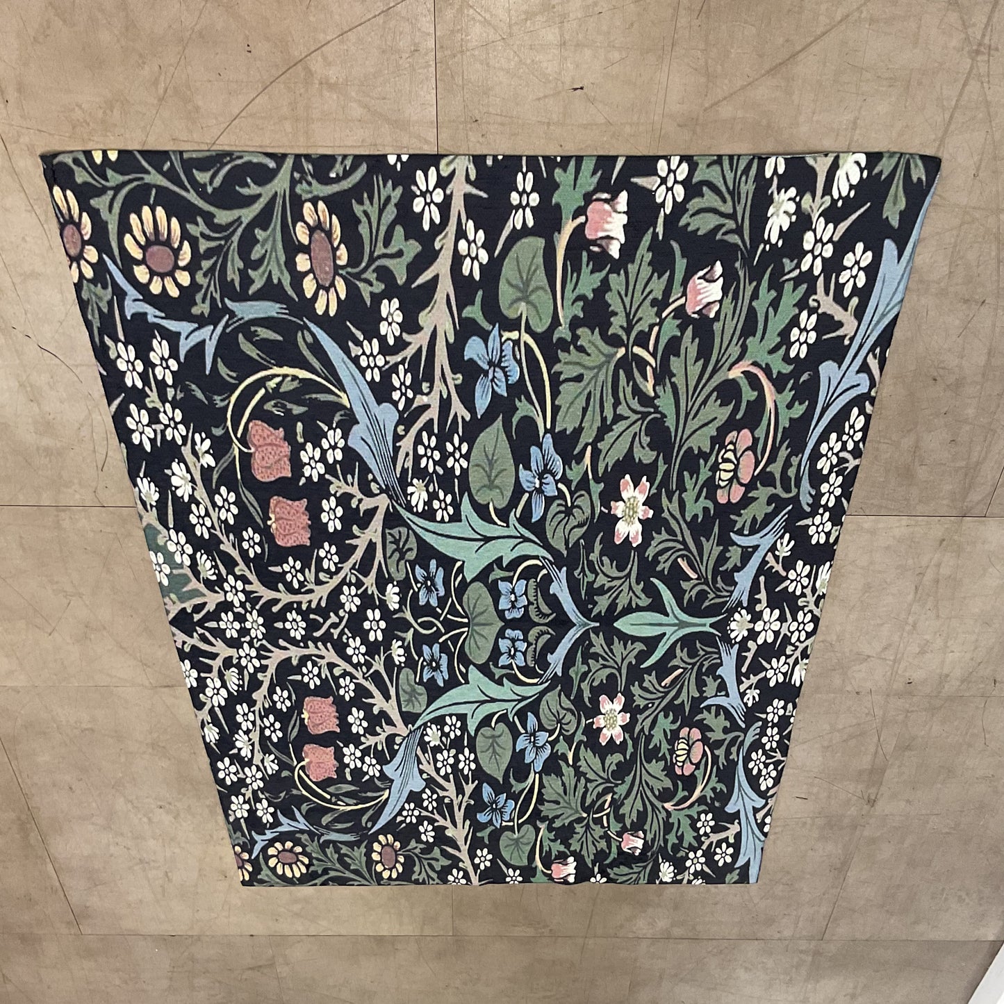 Blackthorn Feast Rug (R124)