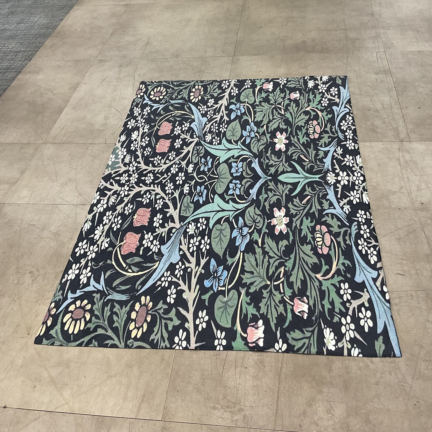 Blackthorn Feast Rug (R124)